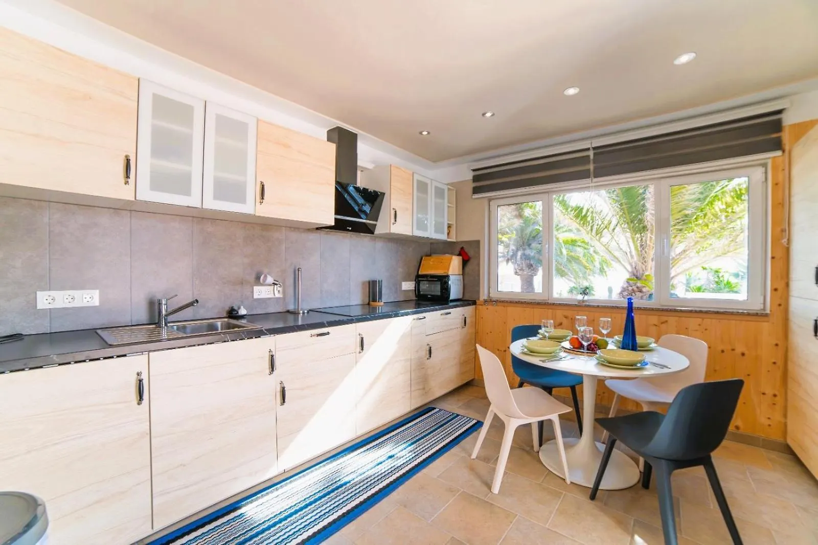 Apartment Madora - Sea View - Amazing Garden - Quiet Location - Bodegas & Hiking Trails Nearby La Asomada  Spain