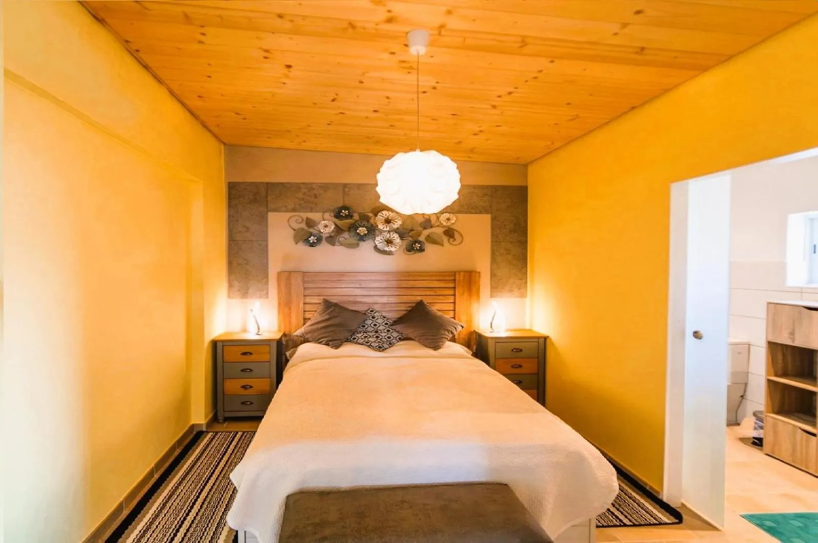 Apartment Madora - Sea View - Amazing Garden - Quiet Location - Bodegas & Hiking Trails Nearby La Asomada