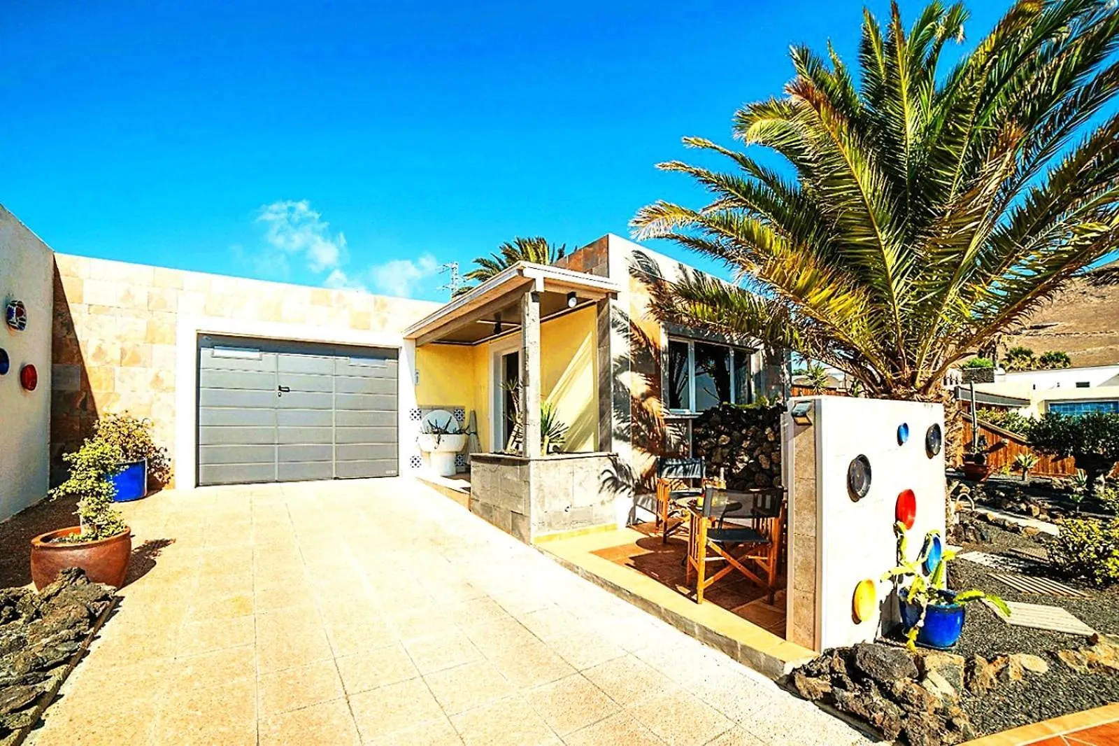 Apartment Madora - Sea View - Amazing Garden - Quiet Location - Bodegas & Hiking Trails Nearby La Asomada  La Asomada (Lanzarote)